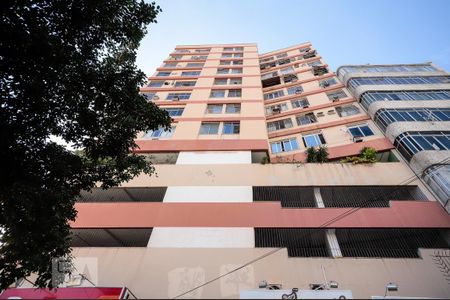 Apartamento à venda com 70m², 2 quartos e 1 vaga Apartamento à venda com 70m², 2 quartos e 1 vagaFachada