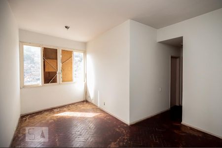 Apartamento à venda com 70m², 2 quartos e 1 vaga Apartamento à venda com 70m², 2 quartos e 1 vagaSala