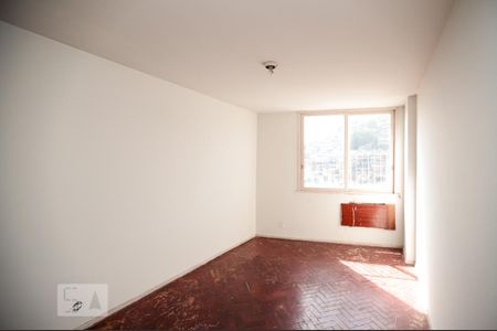Apartamento à venda com 70m², 2 quartos e 1 vaga Apartamento à venda com 70m², 2 quartos e 1 vagaSuíte