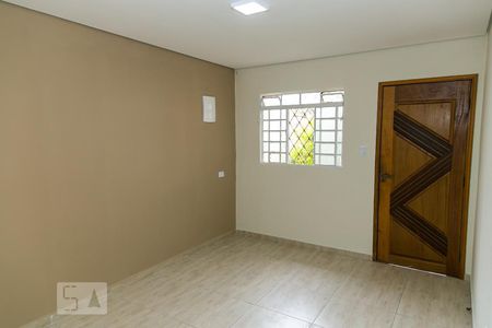 Casa à venda com 70m², 2 quartos e 2 vagas Casa à venda com 70m², 2 quartos e 2 vagasSala