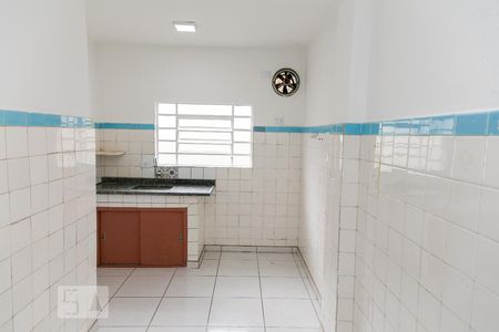 Casa à venda com 70m², 2 quartos e 2 vagas Casa à venda com 70m², 2 quartos e 2 vagasCozinha