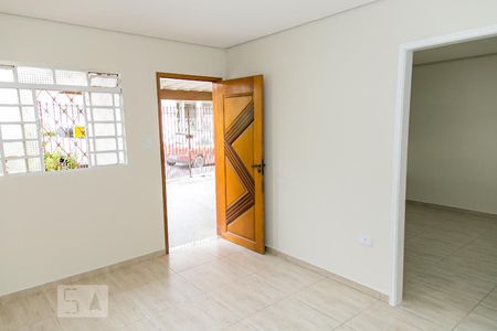 Casa à venda com 70m², 2 quartos e 2 vagas Casa à venda com 70m², 2 quartos e 2 vagasSala