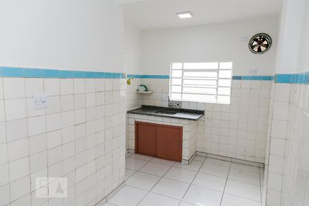 Casa à venda com 70m², 2 quartos e 2 vagas Casa à venda com 70m², 2 quartos e 2 vagasCozinha