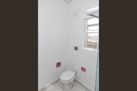 Casa à venda com 70m², 2 quartos e 2 vagas Casa à venda com 70m², 2 quartos e 2 vagasBanheiro