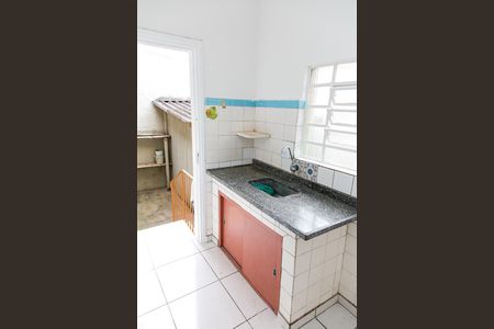Casa à venda com 70m², 2 quartos e 2 vagas Casa à venda com 70m², 2 quartos e 2 vagasCozinha