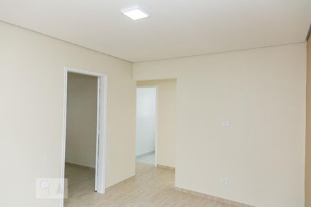 Casa à venda com 70m², 2 quartos e 2 vagas Casa à venda com 70m², 2 quartos e 2 vagasSala