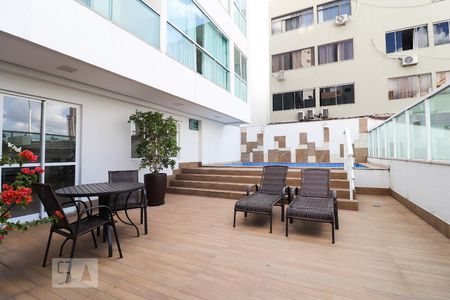 Apartamento para alugar com 70m², 2 quartos e 1 vagaÁrea comum - Piscina