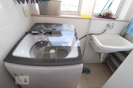 Apartamento para alugar com 70m², 2 quartos e 1 vagaÁrea de serviço