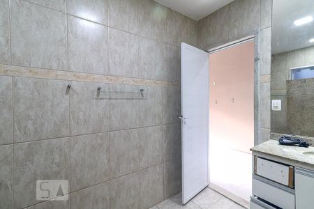 Casa para alugar com 75m², 2 quartos e sem vaga Casa para alugar com 75m², 2 quartos e sem vagaBanheiro Corredor