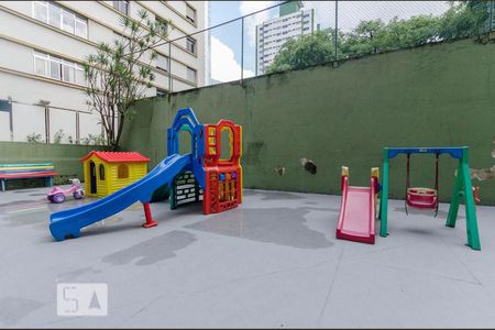 Apartamento à venda com 119m², 3 quartos e 1 vaga Apartamento à venda com 119m², 3 quartos e 1 vagaÁrea Comum - Playground