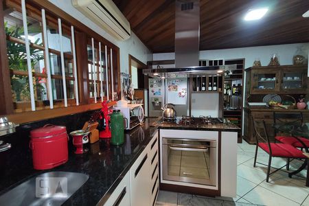 Casa à venda com 180m², 3 quartos e 2 vagasCozinha