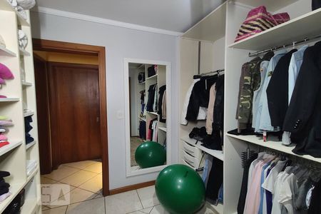 Casa à venda com 180m², 3 quartos e 2 vagasCloset