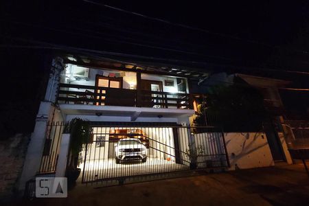 Casa à venda com 180m², 3 quartos e 2 vagasFachada