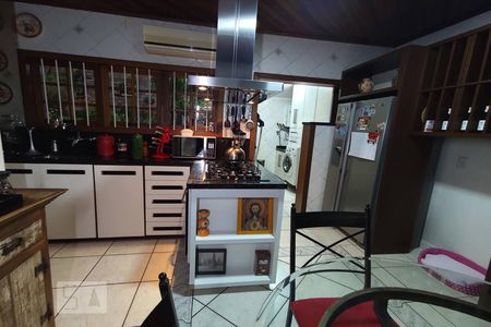 Casa à venda com 180m², 3 quartos e 2 vagasCozinha