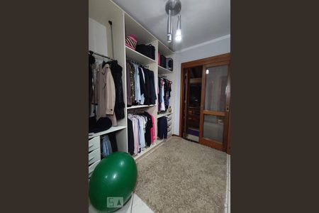 Casa à venda com 180m², 3 quartos e 2 vagasCloset