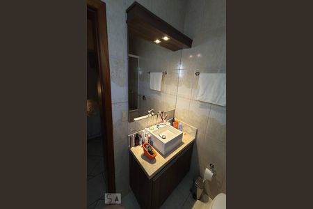 Casa à venda com 180m², 3 quartos e 2 vagasBanheiro da Suíte 1