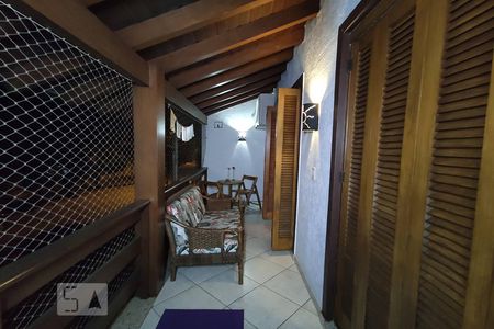 Casa à venda com 180m², 3 quartos e 2 vagasSacada Quarto 1 suíte