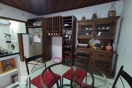 Casa à venda com 180m², 3 quartos e 2 vagasCozinha