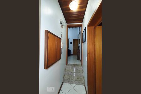 Casa à venda com 180m², 3 quartos e 2 vagasCorredor