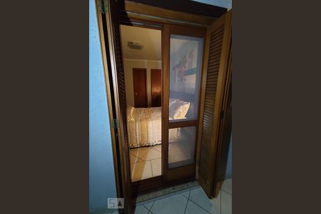 Casa à venda com 180m², 3 quartos e 2 vagasSacada Quarto 1 suíte