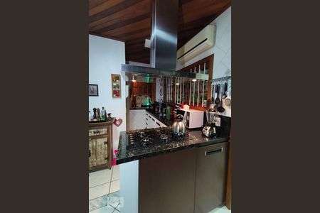 Casa à venda com 180m², 3 quartos e 2 vagasCozinha