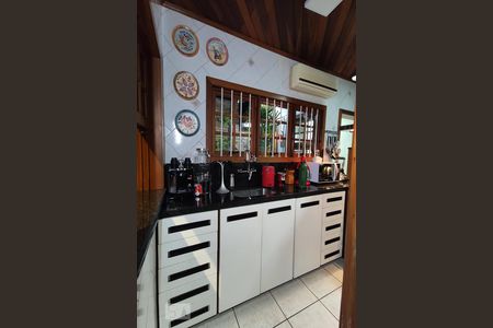 Casa à venda com 180m², 3 quartos e 2 vagasCozinha