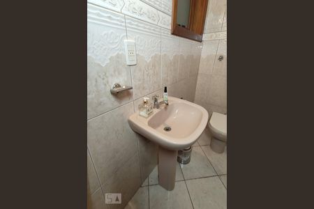 Casa à venda com 180m², 3 quartos e 2 vagasLavabo