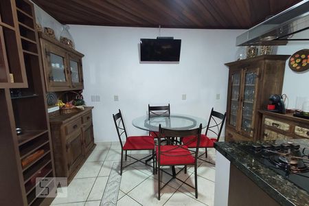 Casa à venda com 180m², 3 quartos e 2 vagasCozinha