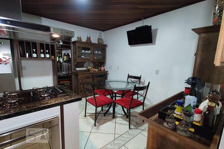 Casa à venda com 180m², 3 quartos e 2 vagasCozinha