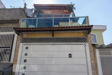 Casa à venda com 250m², 3 quartos e 2 vagas Casa à venda com 250m², 3 quartos e 2 vagasFachada