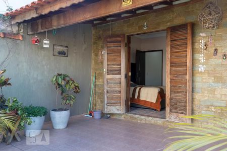 Casa à venda com 250m², 3 quartos e 2 vagas Casa à venda com 250m², 3 quartos e 2 vagasVaranda da Suíte