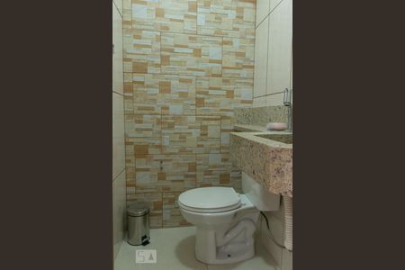 Casa à venda com 250m², 3 quartos e 2 vagas Casa à venda com 250m², 3 quartos e 2 vagasLavabo