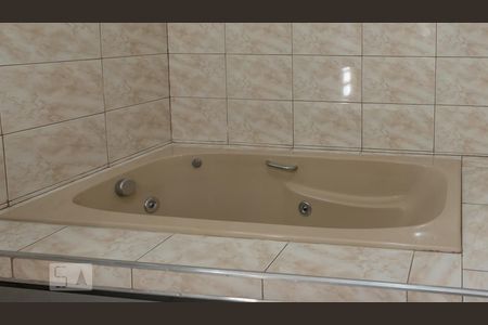 Casa à venda com 250m², 3 quartos e 2 vagas Casa à venda com 250m², 3 quartos e 2 vagasDetalhe Banheiro Suíte