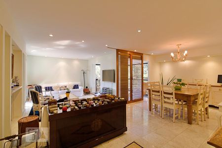 Apartamento para alugar com 197m², 4 quartos e 3 vagasSala