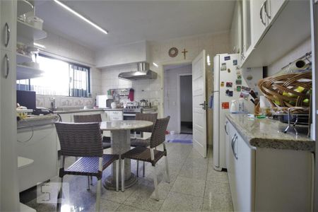 Casa à venda com 205m², 4 quartos e 3 vagasCozinha