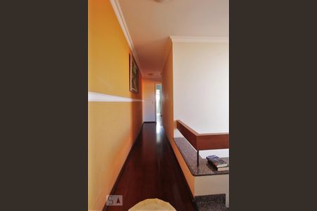 Corredor de casa para alugar com 4 quartos, 205m² em Lar São Paulo, São Paulo