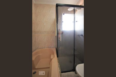 Casa à venda com 205m², 4 quartos e 3 vagasBanheiro da suíte 1