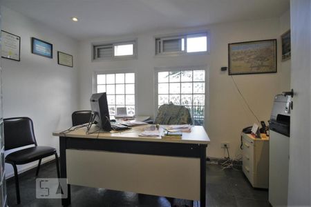 Casa à venda com 205m², 4 quartos e 3 vagasEscritório