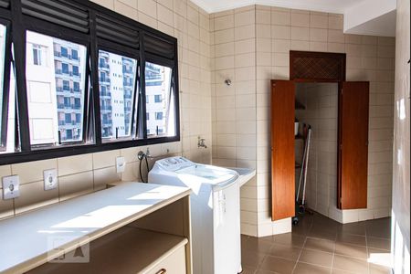 Apartamento para alugar com 180m², 5 quartos e 2 vagasÁrea de serviço