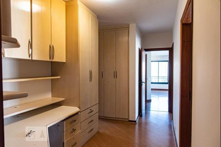 Apartamento para alugar com 180m², 5 quartos e 2 vagasCorredor