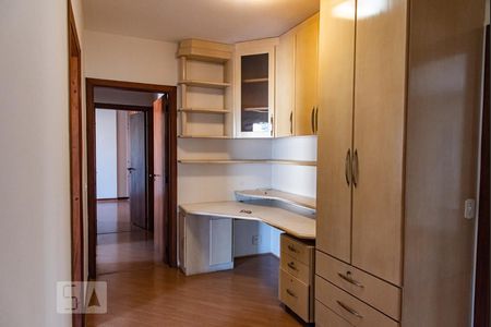 Apartamento para alugar com 180m², 5 quartos e 2 vagasCorredor