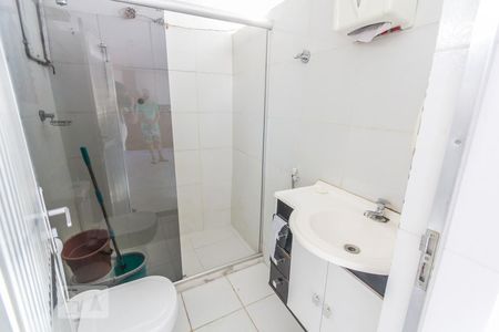 Casa de condomínio à venda com 300m², 5 quartos e 2 vagasBanheiro Social 2