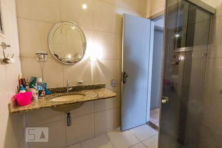 Casa de condomínio à venda com 300m², 5 quartos e 2 vagasBanheiro Social 1