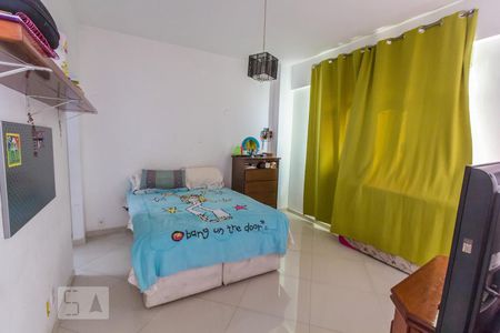Casa de condomínio à venda com 300m², 5 quartos e 2 vagasSuíte 2