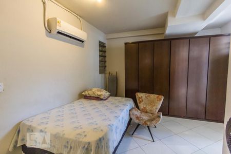 Casa de condomínio à venda com 300m², 5 quartos e 2 vagasSuíte 1