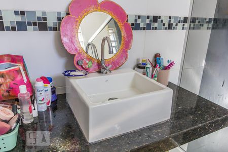 Casa de condomínio à venda com 300m², 5 quartos e 2 vagasBanheiro Suíte 2