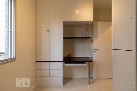 Apartamento para alugar com 76m², 2 quartos e 1 vagaQuarto