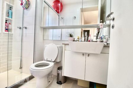 Apartamento à venda com 183m², 3 quartos e 3 vagasBanheiro da Suíte 2