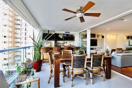 Varanda de apartamento à venda com 3 quartos, 183m² em Campo Belo, São Paulo