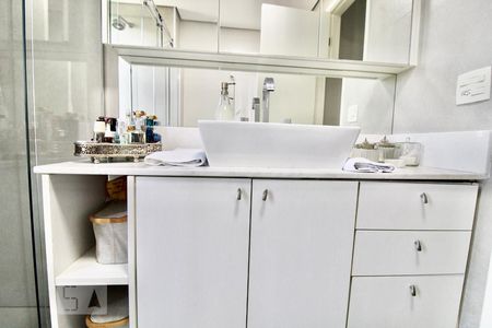 Apartamento à venda com 183m², 3 quartos e 3 vagasBanheiro da Suíte 1